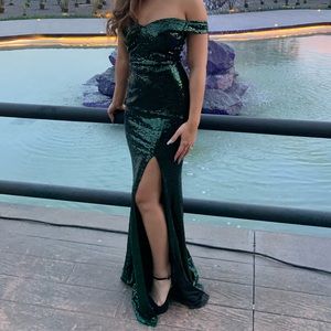 Perfect emerald green prom dress size small